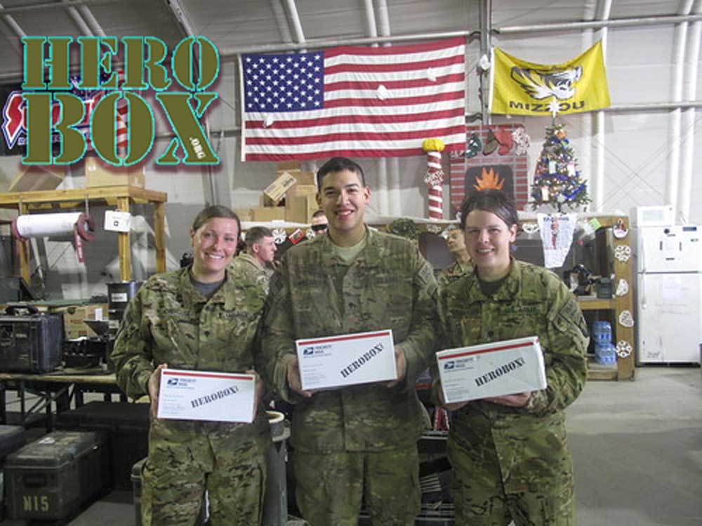 Service members receiving HeroBoxes